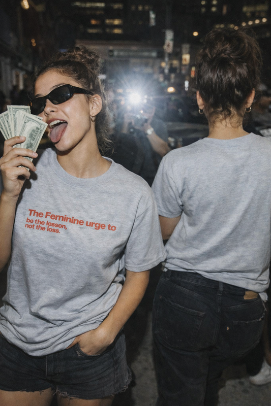 MOODY Unisex Basic T-Shirt